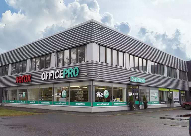 Officepro Joensuun toimipisteen myymälä ulkoa kuvattuna.