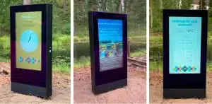 Infonäyttökalvoja ulkona.